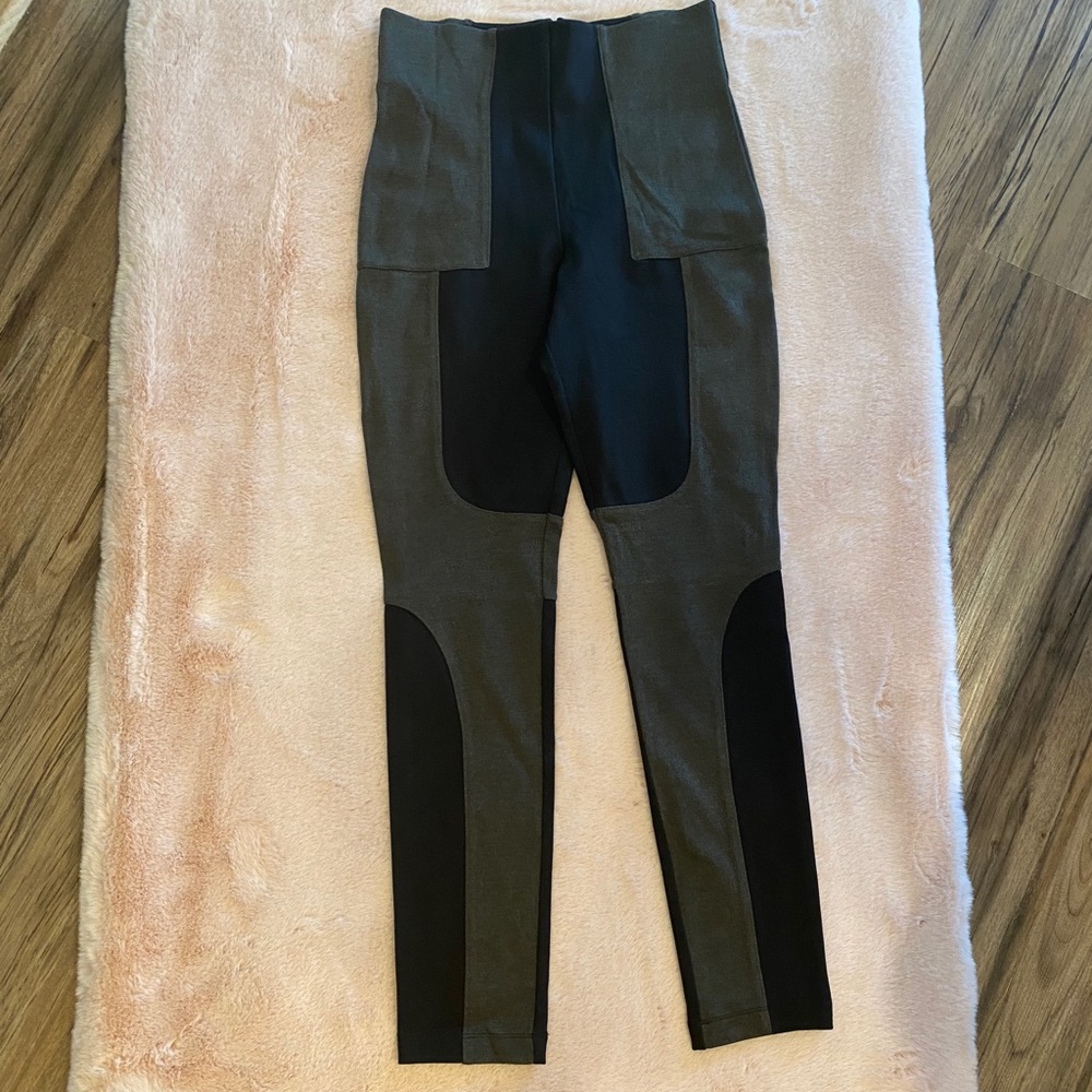BCBG Max Azria  Leggings